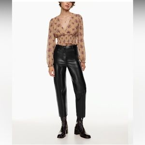 Aritzia Wilfred Cropped Melina Black Vegan Leather pants size 4